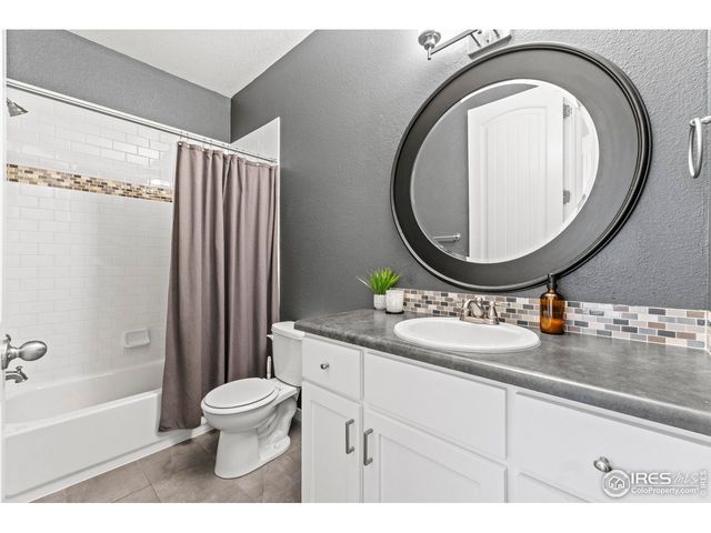 553 Hillspire Dr, Windsor, CO 80550