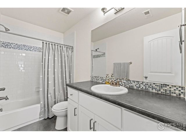 553 Hillspire Dr, Windsor, CO 80550