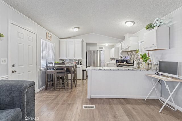 5711 Columbia Way 137, Quartz Hill, CA 93536