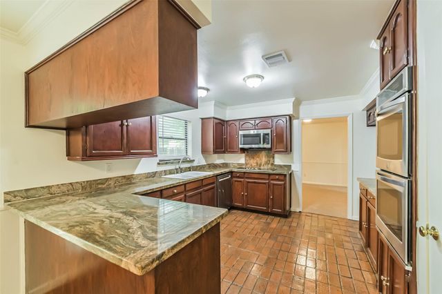 3111 Rockyridge Drive, Houston, TX 77063