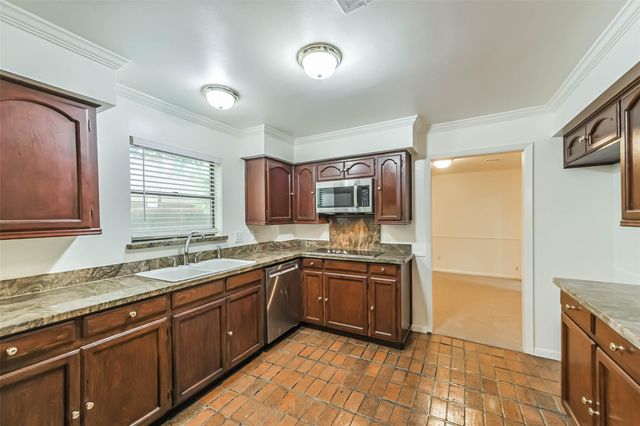 3111 Rockyridge Drive, Houston, TX 77063