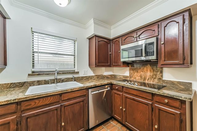 3111 Rockyridge Drive, Houston, TX 77063
