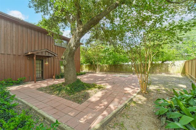 3111 Rockyridge Drive, Houston, TX 77063
