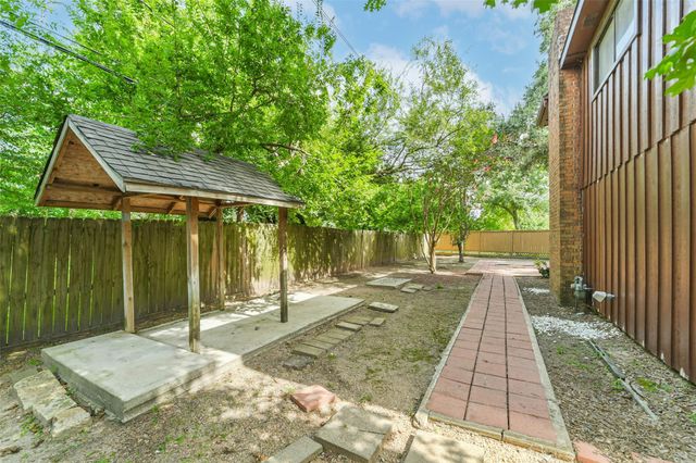 3111 Rockyridge Drive, Houston, TX 77063