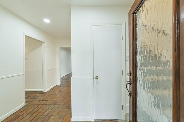 3111 Rockyridge Drive, Houston, TX 77063