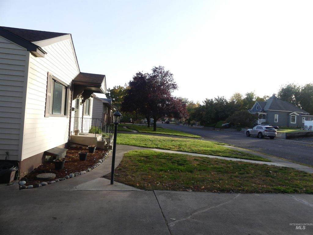1121 10th St, Clarkston, WA 99403 photo 4
