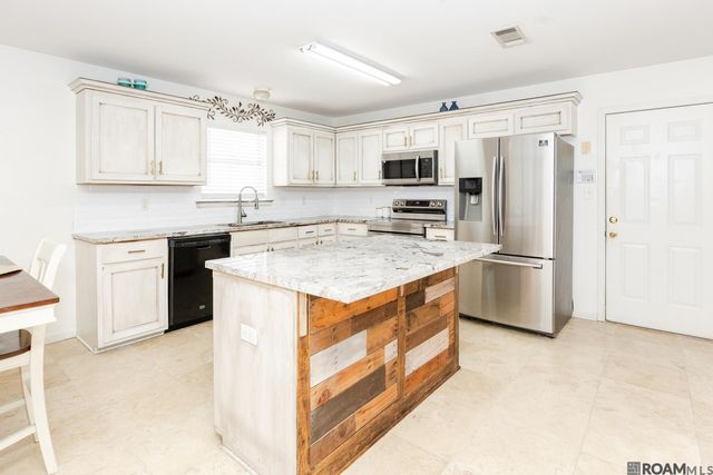 35983 Raleigh Dr, Denham Springs, LA 70706