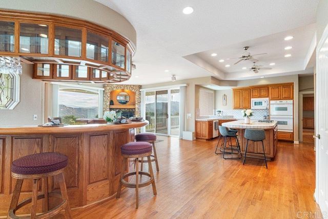 4327 Hollyhill Road, Vista, CA 92084