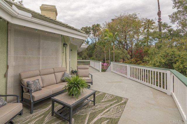 4327 Hollyhill Road, Vista, CA 92084