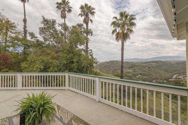 4327 Hollyhill Road, Vista, CA 92084