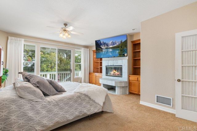 4327 Hollyhill Road, Vista, CA 92084