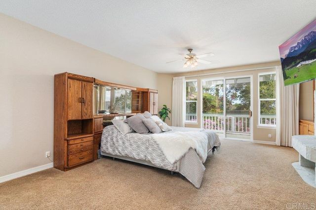 4327 Hollyhill Road, Vista, CA 92084