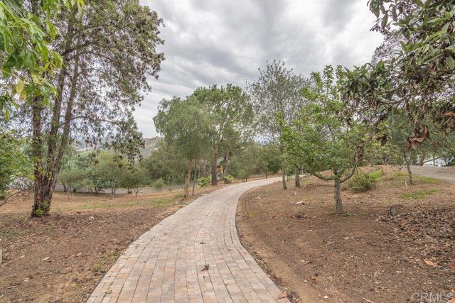 4327 Hollyhill Road, Vista, CA 92084