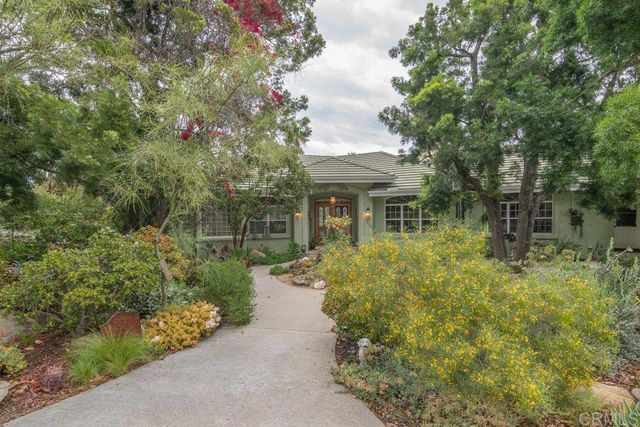 4327 Hollyhill Road, Vista, CA 92084