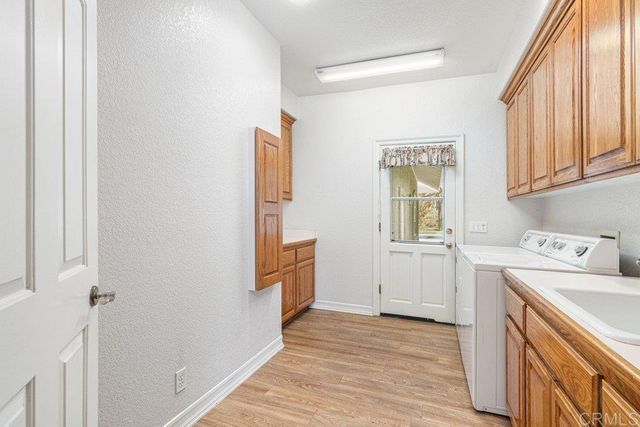 4327 Hollyhill Road, Vista, CA 92084