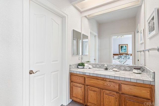 4327 Hollyhill Road, Vista, CA 92084