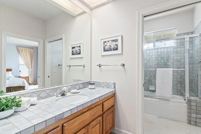 4327 Hollyhill Road, Vista, CA 92084