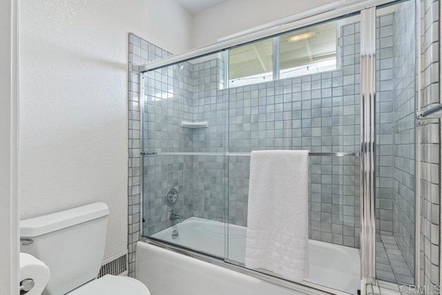 4327 Hollyhill Road, Vista, CA 92084