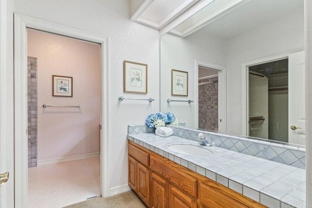 4327 Hollyhill Road, Vista, CA 92084