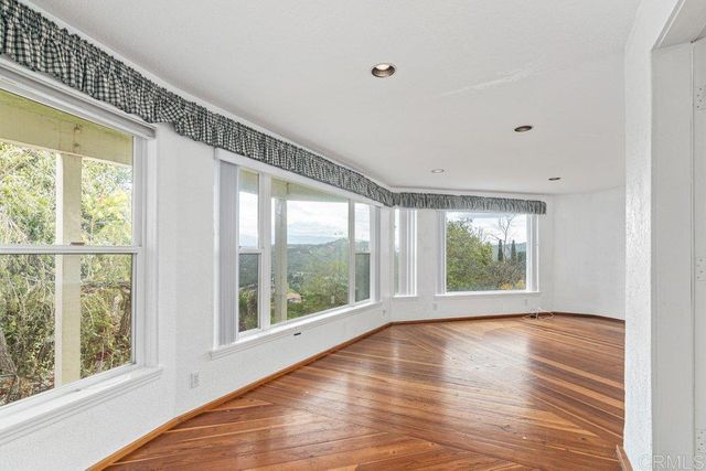 4327 Hollyhill Road, Vista, CA 92084