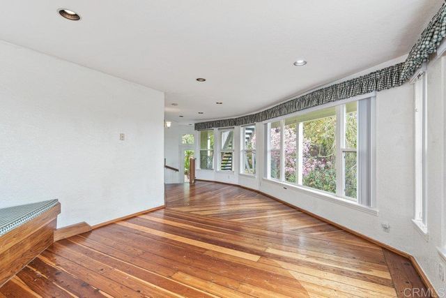 4327 Hollyhill Road, Vista, CA 92084