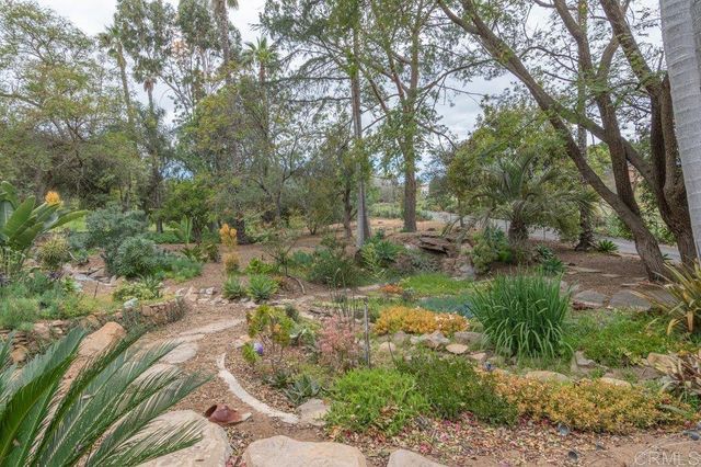 4327 Hollyhill Road, Vista, CA 92084