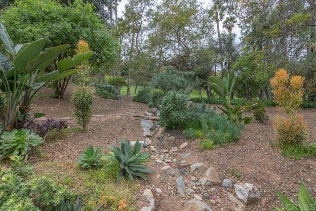 4327 Hollyhill Road, Vista, CA 92084