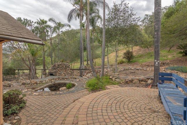 4327 Hollyhill Road, Vista, CA 92084