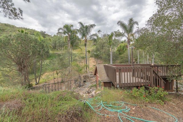 4327 Hollyhill Road, Vista, CA 92084