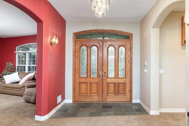 4327 Hollyhill Road, Vista, CA 92084