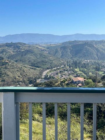 4327 Hollyhill Road, Vista, CA 92084