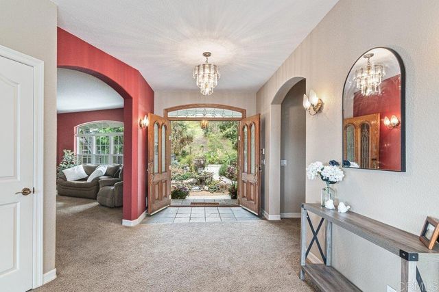 4327 Hollyhill Road, Vista, CA 92084