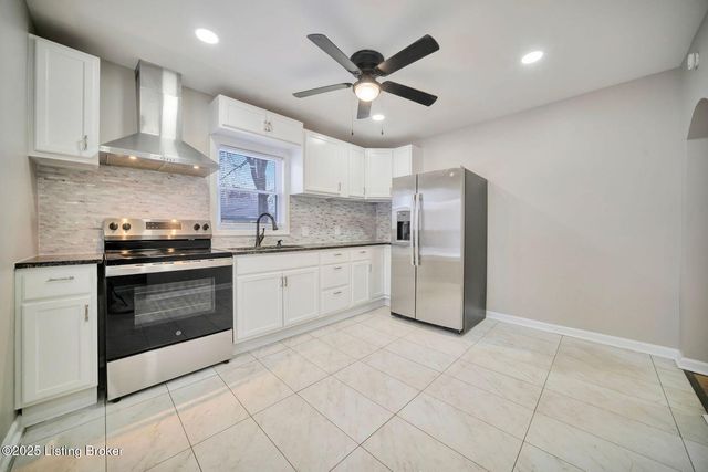 2220 Auburn Dr, Louisville, KY 40216