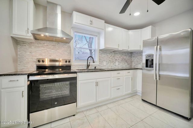 2220 Auburn Dr, Louisville, KY 40216