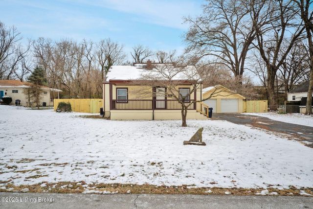 2220 Auburn Dr, Louisville, KY 40216