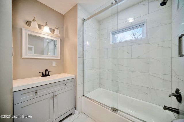 2220 Auburn Dr, Louisville, KY 40216