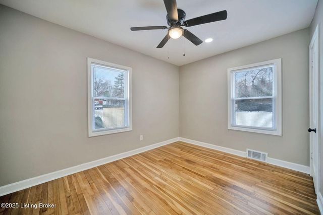 2220 Auburn Dr, Louisville, KY 40216