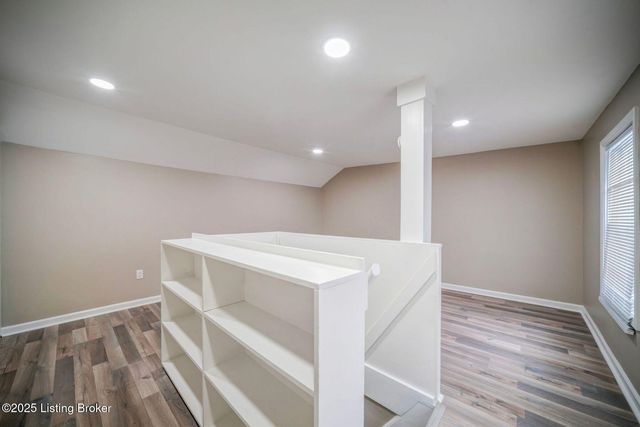 2220 Auburn Dr, Louisville, KY 40216