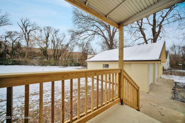 2220 Auburn Dr, Louisville, KY 40216