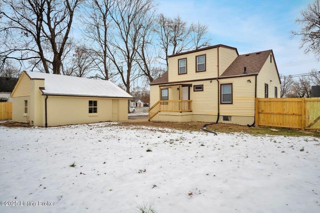 2220 Auburn Dr, Louisville, KY 40216