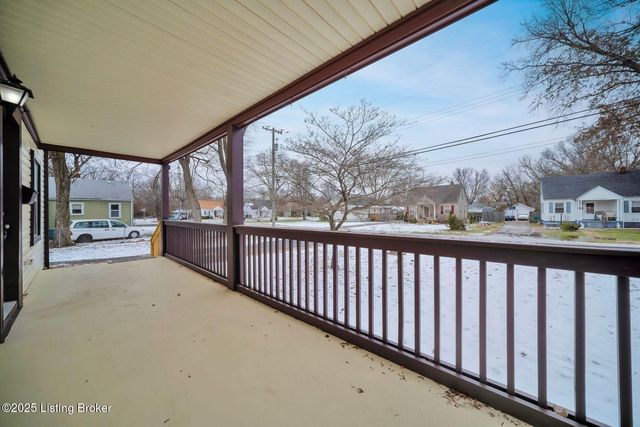 2220 Auburn Dr, Louisville, KY 40216