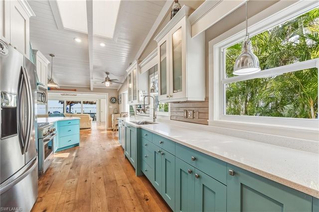 2905 SE 22nd PL, Cape Coral, FL 33904