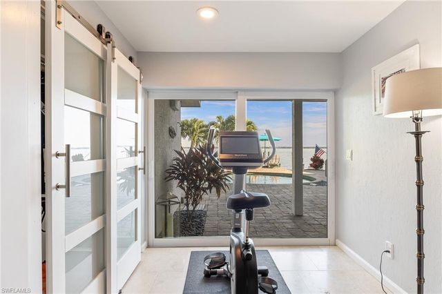 2905 SE 22nd PL, Cape Coral, FL 33904