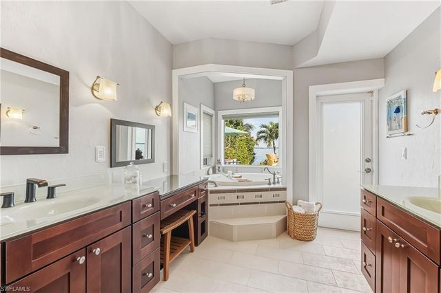 2905 SE 22nd PL, Cape Coral, FL 33904