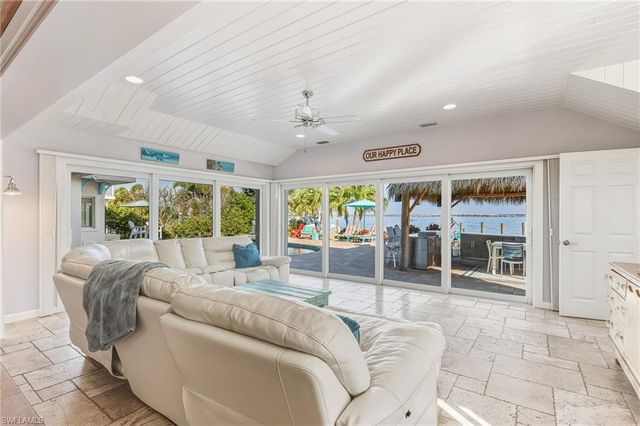 2905 SE 22nd PL, Cape Coral, FL 33904