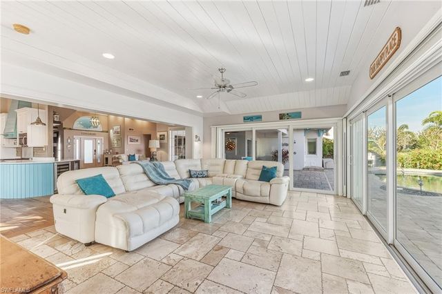 2905 SE 22nd PL, Cape Coral, FL 33904