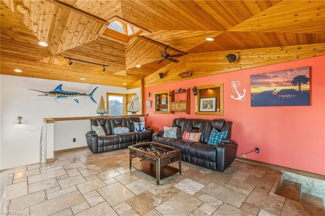 2905 SE 22nd PL, Cape Coral, FL 33904