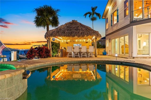 2905 SE 22nd PL, Cape Coral, FL 33904