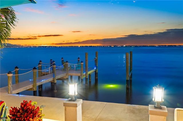 2905 SE 22nd PL, Cape Coral, FL 33904