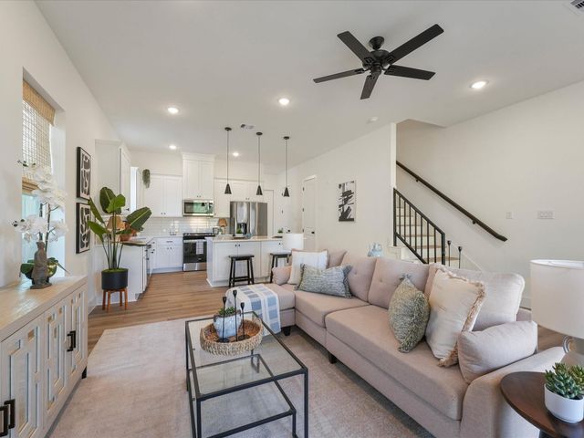 930 Mansfield Street, Houston, TX 77091